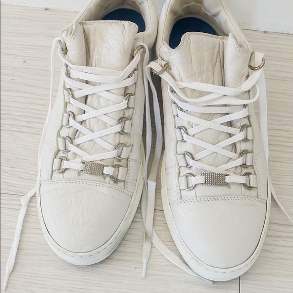Balenciaga White Crinkled Leather Arena Sneakers - Picture 9 of 11